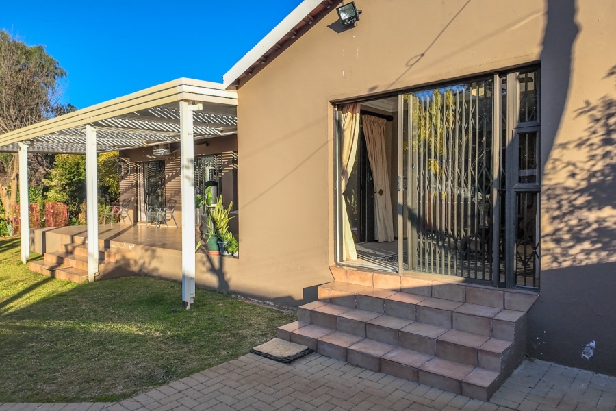 6 Bedroom Property for Sale in Heuwelsig Free State